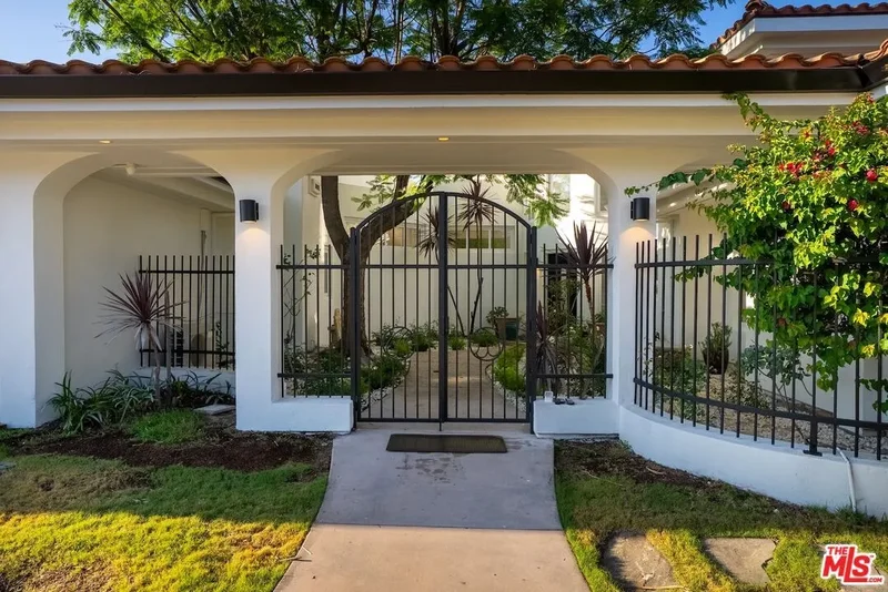 21965 Saddle Peak Rd, Topanga, CA 90290, Topanga, California, United States. - Photo 48