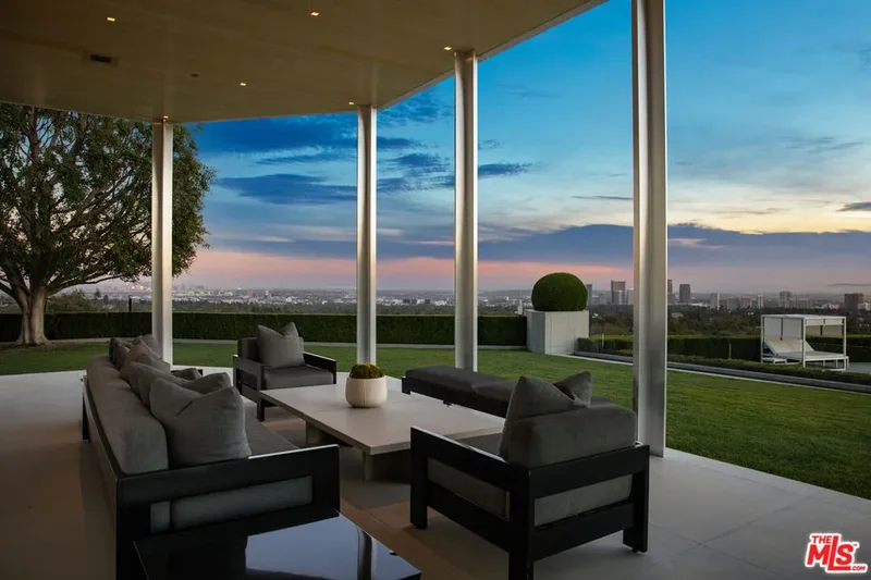 1261 Angelo Drive, Beverly Hills, California, United States. - Photo 34