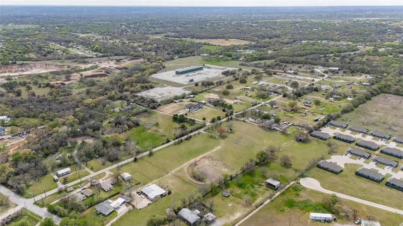 924 Fox Lane Road, Azle, TX 76020, Azle, Texas, United States. - Photo 33