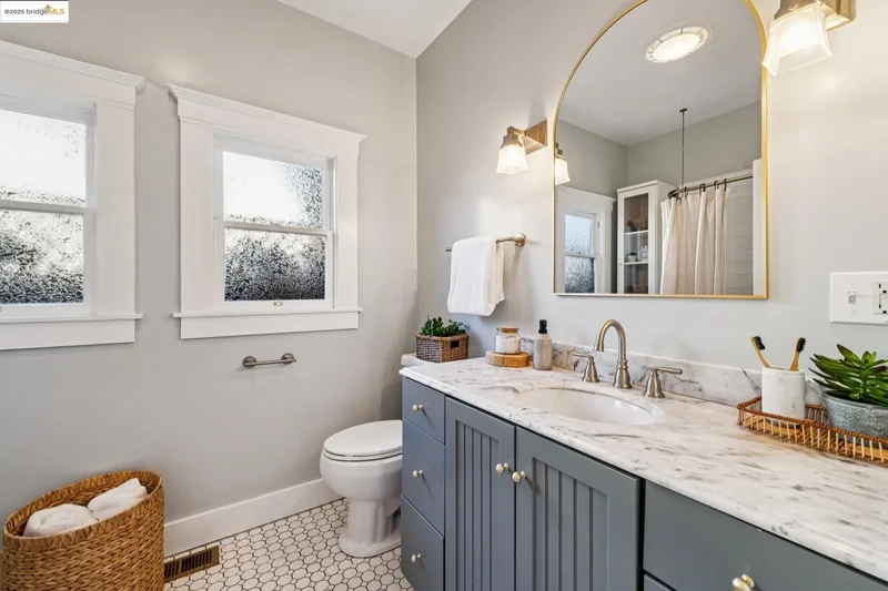 2636 Alcatraz Ave, Oakland, California, United States. - Photo 37