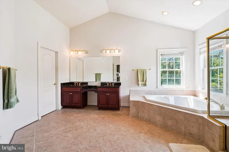 6975 IDYLWOOD RD, FALLS CHURCH, VA, 22043, USA, Pimmit Hills, Virginia, United States. - Photo 59
