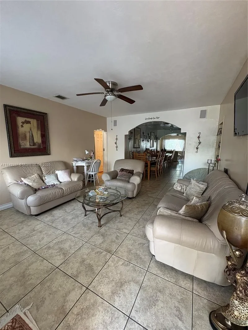 168 NW 39th St, Miami, Florida, United States. - Photo 16