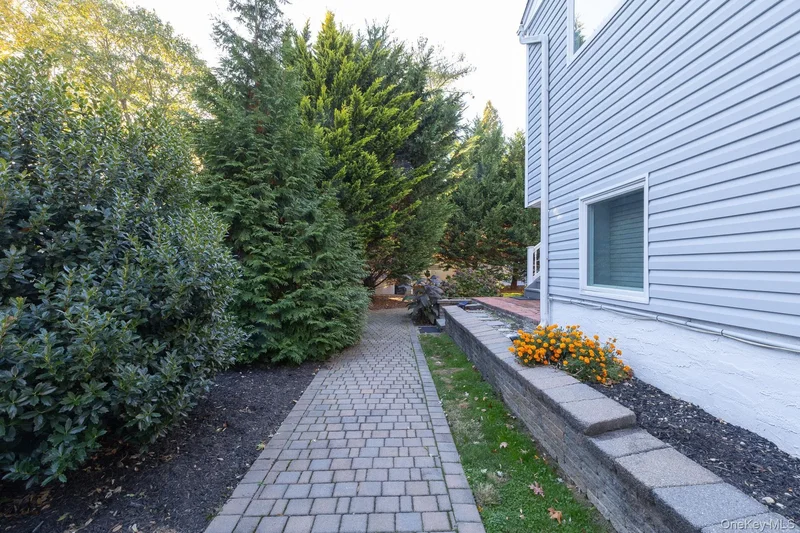 190 Northern Boulevard , Saint James, NY 11780, Saint James, New York, United States. - Photo 3