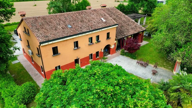 Via Alture, Torri di Quartesolo, Veneto, Italy. - Photo 4