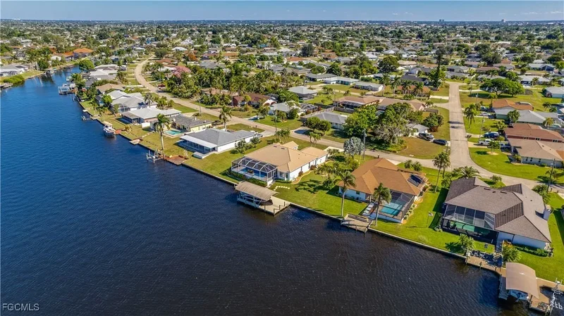 313 SE 33rd Terrace, Cape Coral, FL 33904, Cape Coral, Florida, United States. - Photo 21