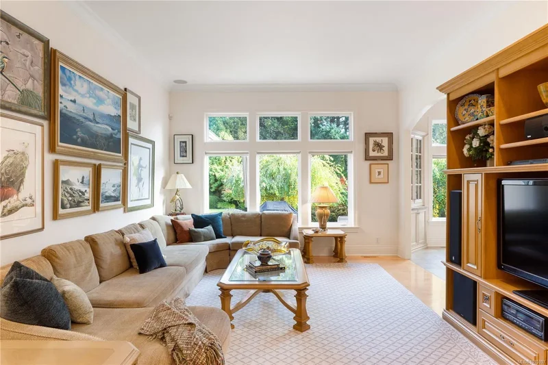 3721 Arbutus Ridge, Saanich, British Columbia, Canada. - Photo 18