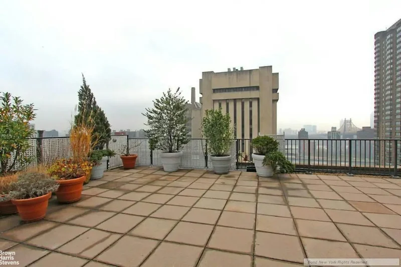 YORK AVENUE, New York, New York, United States. - Photo 11