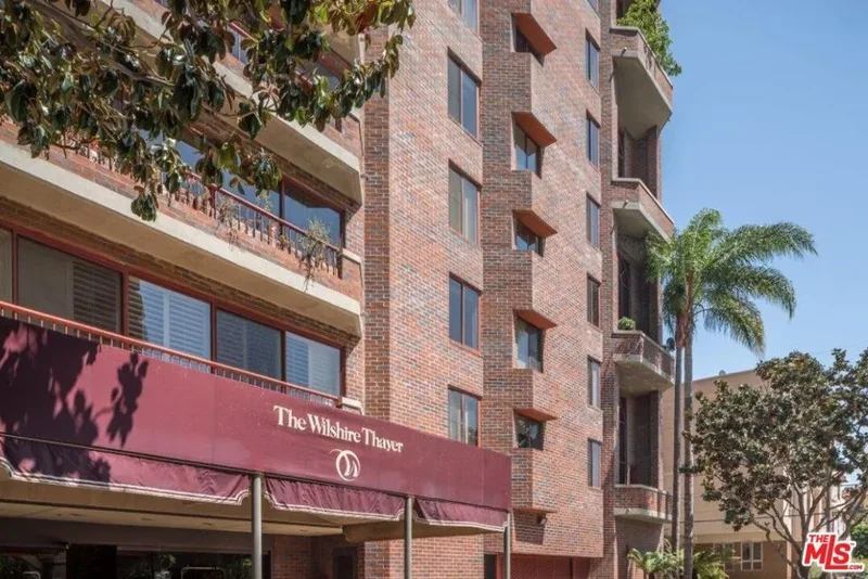 10550 Wilshire Boulevard 1004, Los Angeles, California, United States. - Photo 3