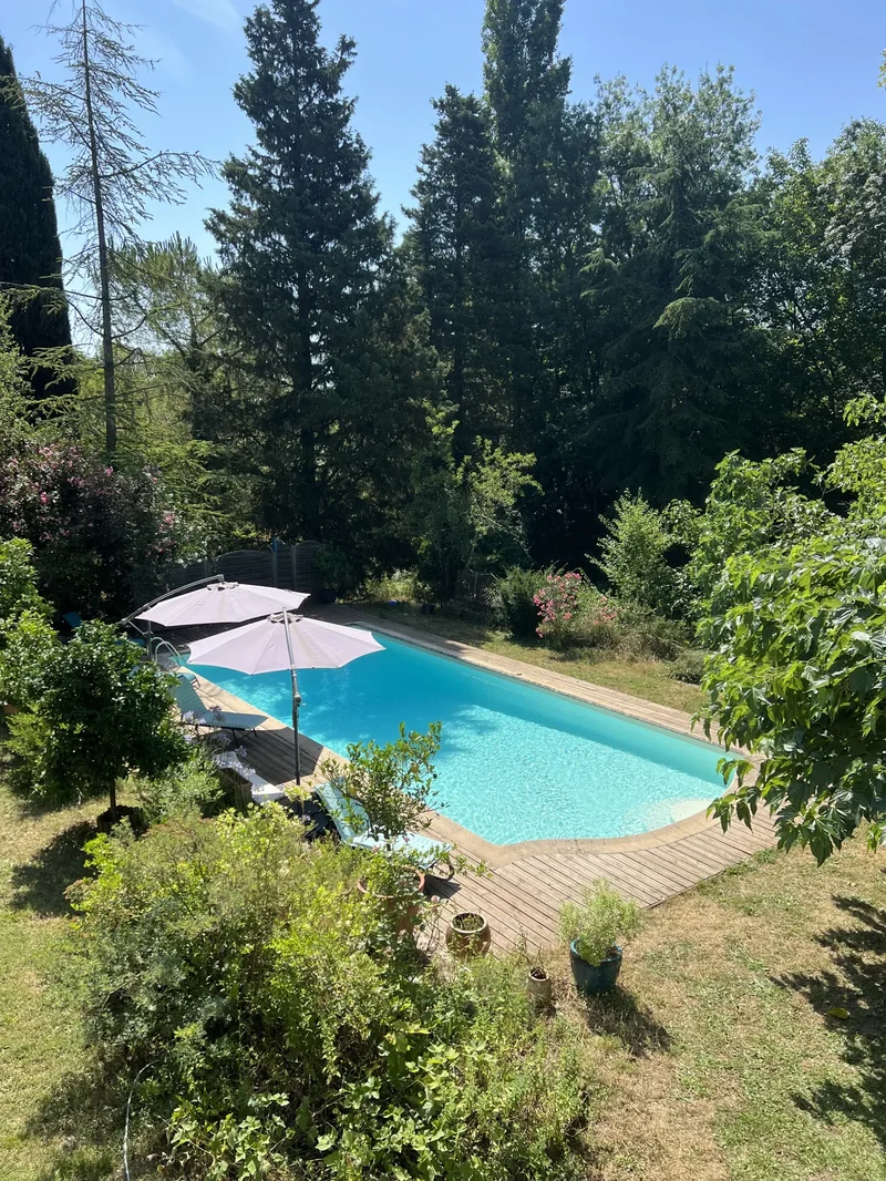 Green setting - 6-room property with swimming pool Saint-Jeannet (06)