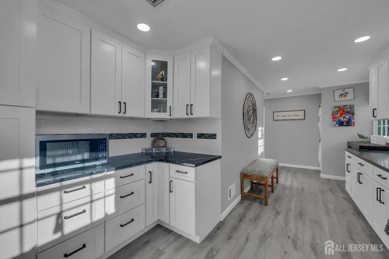 1 Kerry Court, Old Bridge, NJ 08857, Old Bridge Township, New Jersey, United States. - Photo 17