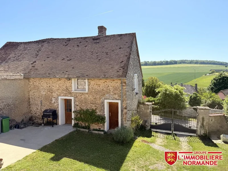 Pacy-sur-Eure, Normandy, France. - Photo 10