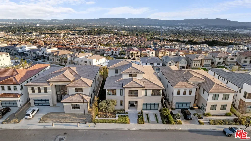 20378 W Marlow Lane, Los Angeles, California, United States. - Photo 36