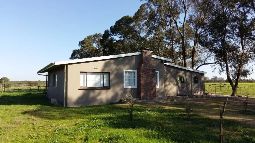 Exterior photo 3