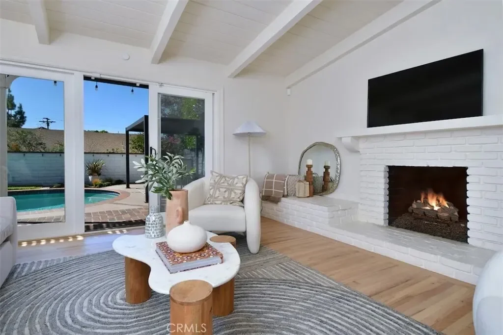 12614 Morrison, Los Angeles, California, United States. - Photo 3