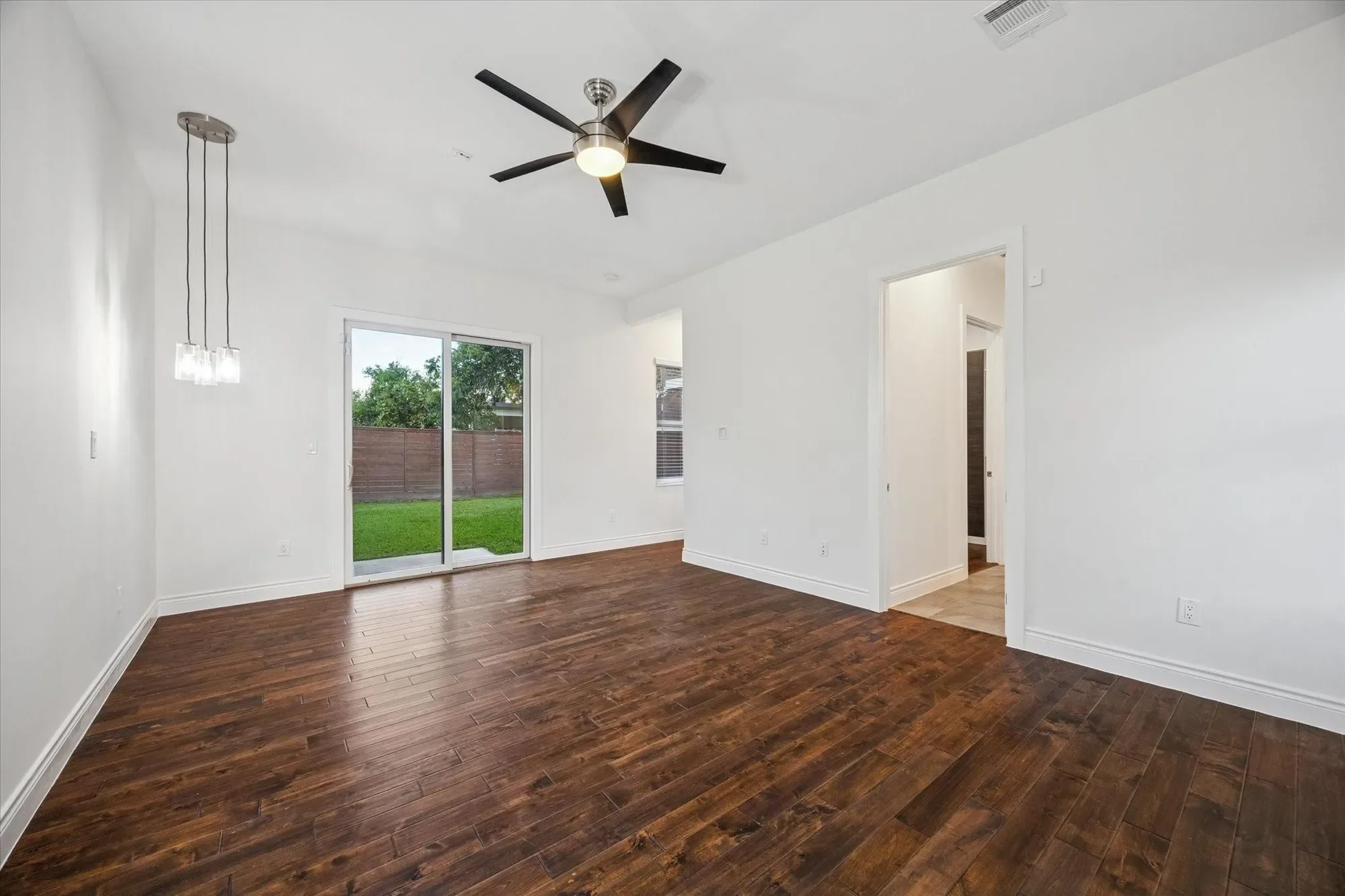 2106 Nina Lee Lane, Houston, Texas, United States. - Photo 16