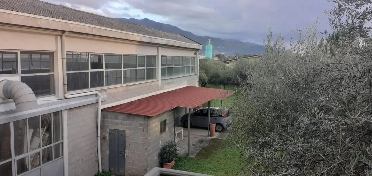 Exterior photo 6