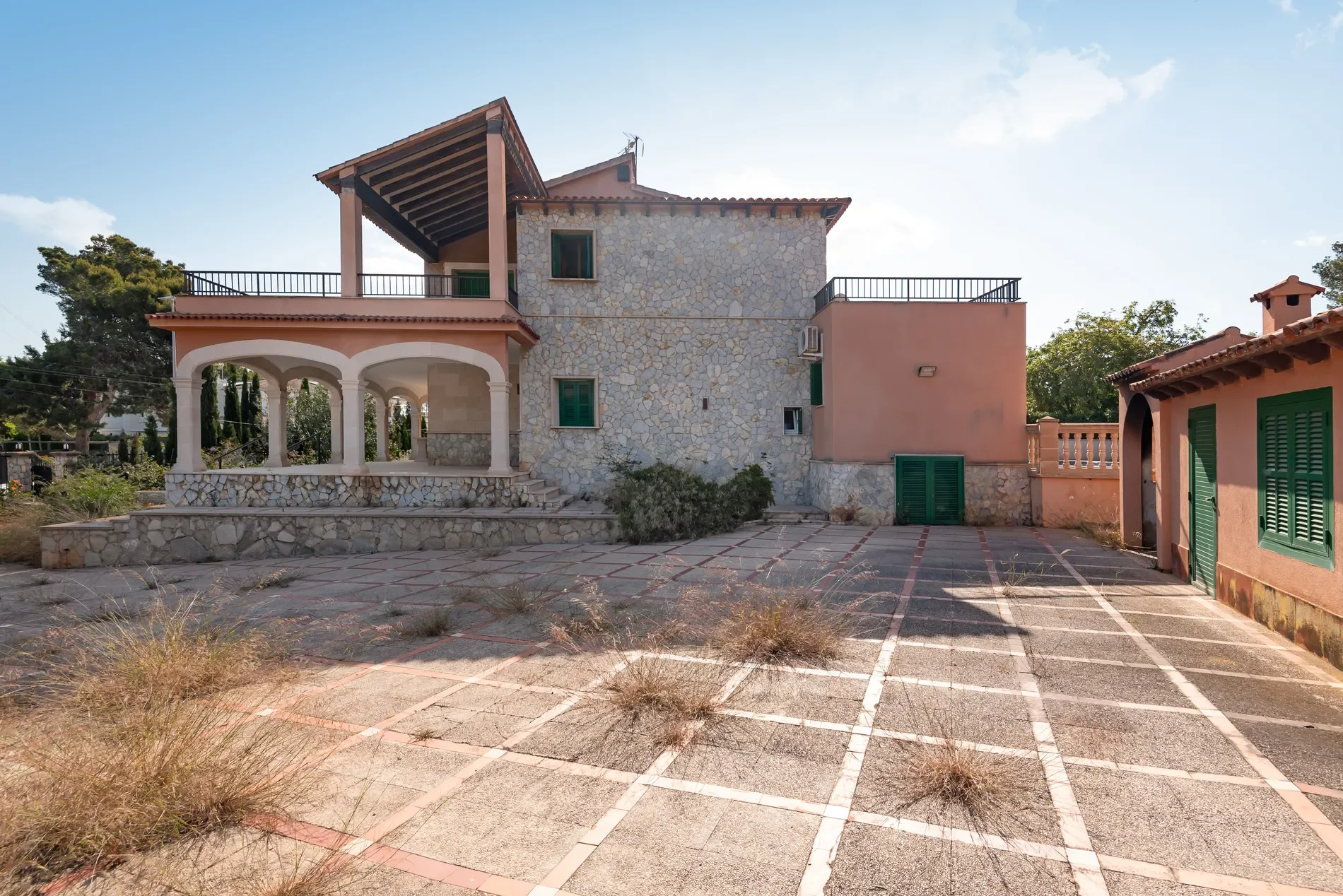 Exterior photo 7