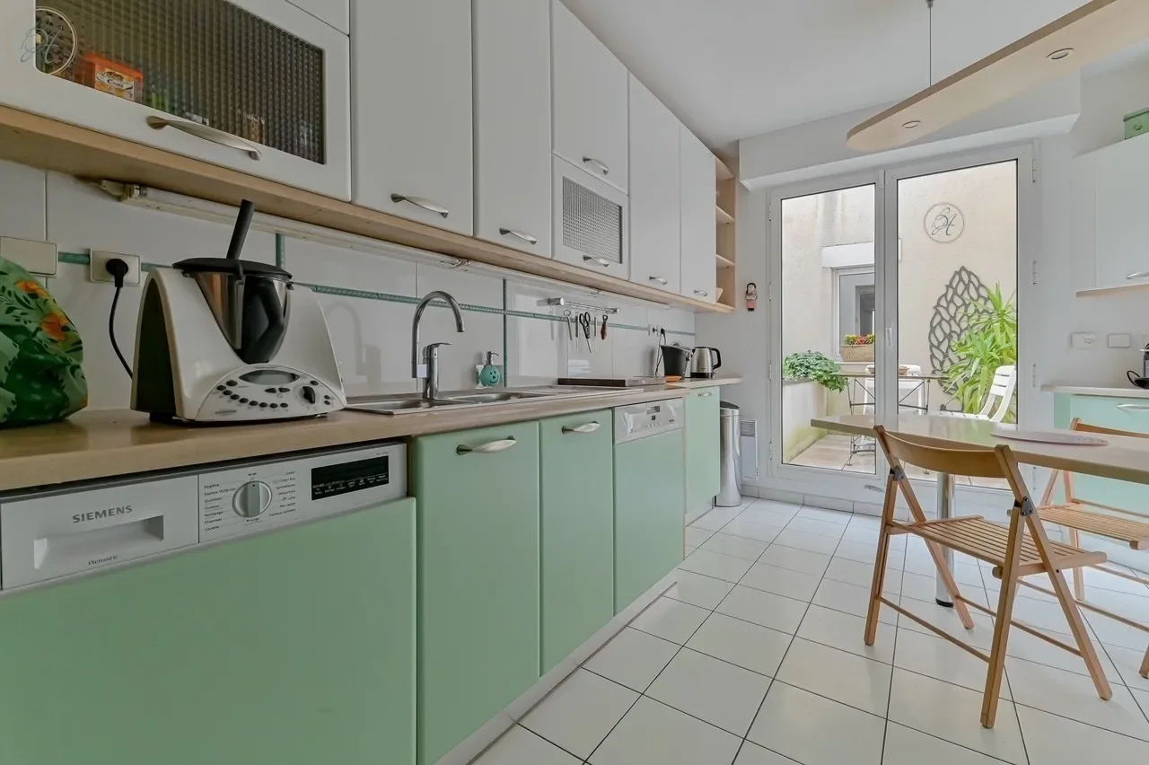 Paris, Île-de-France, France. - Photo 10