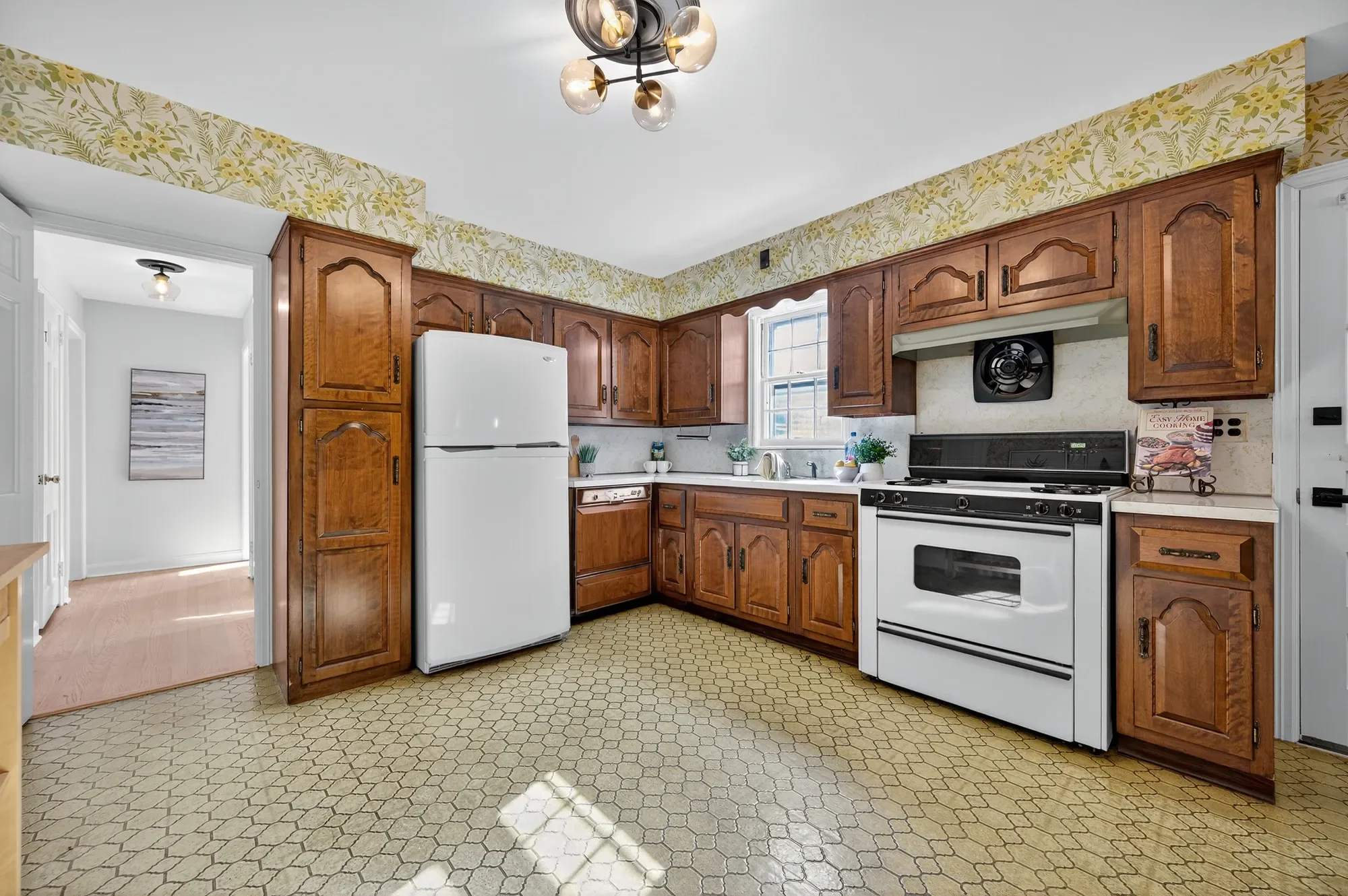 60 Concord Street , Westbury, NY 11590, Salisbury, New York, United States. - Photo 27
