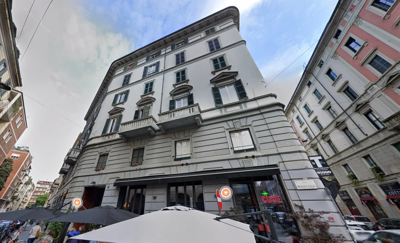 Exterior photo 2