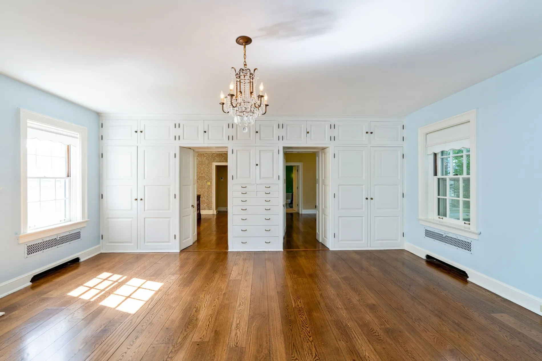 3740 Upper River Road , Louisville, KY 40207, Watterson Park, Kentucky, United States. - Photo 27