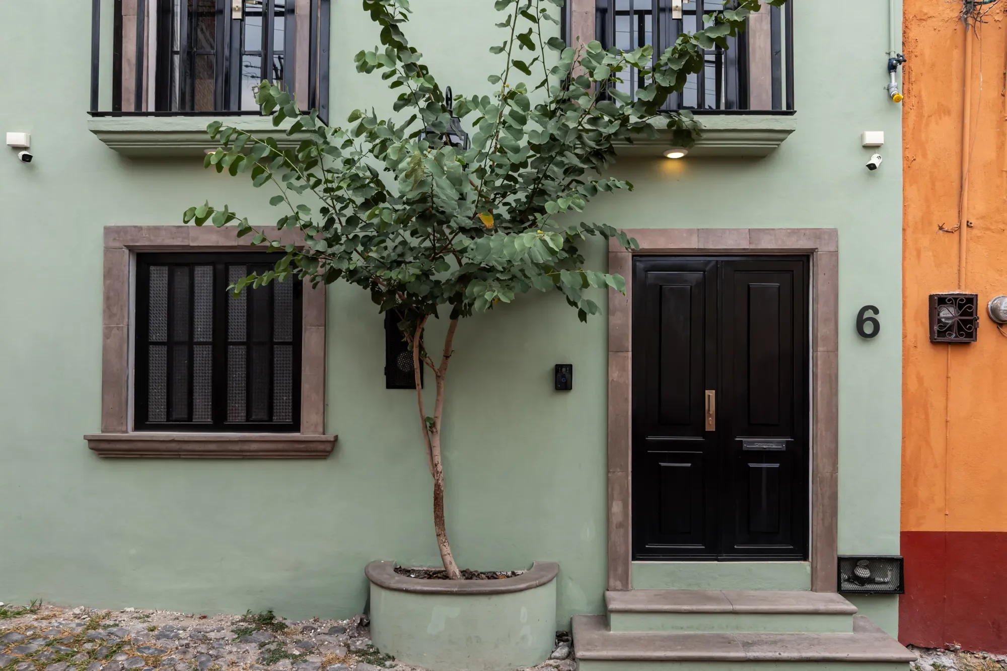 Exterior photo 11