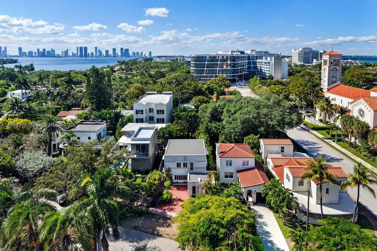 3470 N Meridian Ave, Miami Beach, Florida, United States. - Photo 33
