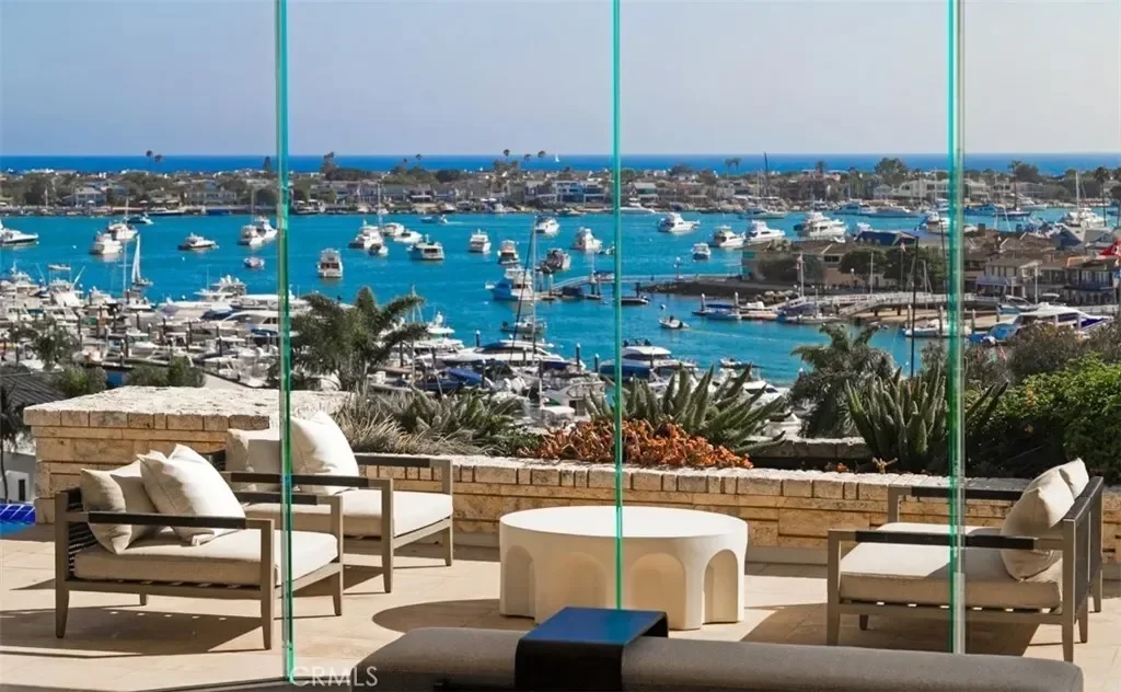 1535 Dolphin Terrace, Newport Beach, California, United States. - Photo 16