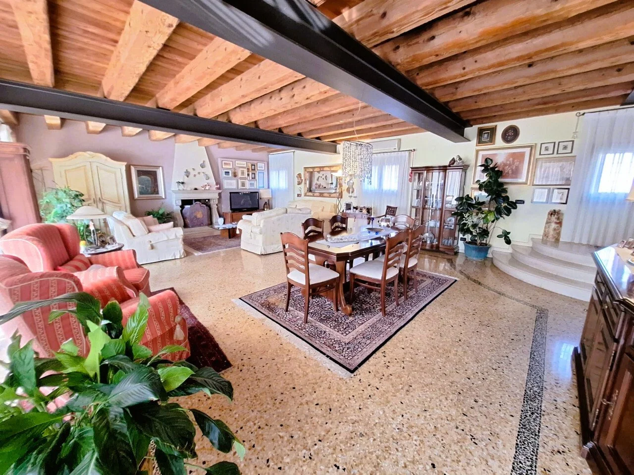 Gallery photo 3