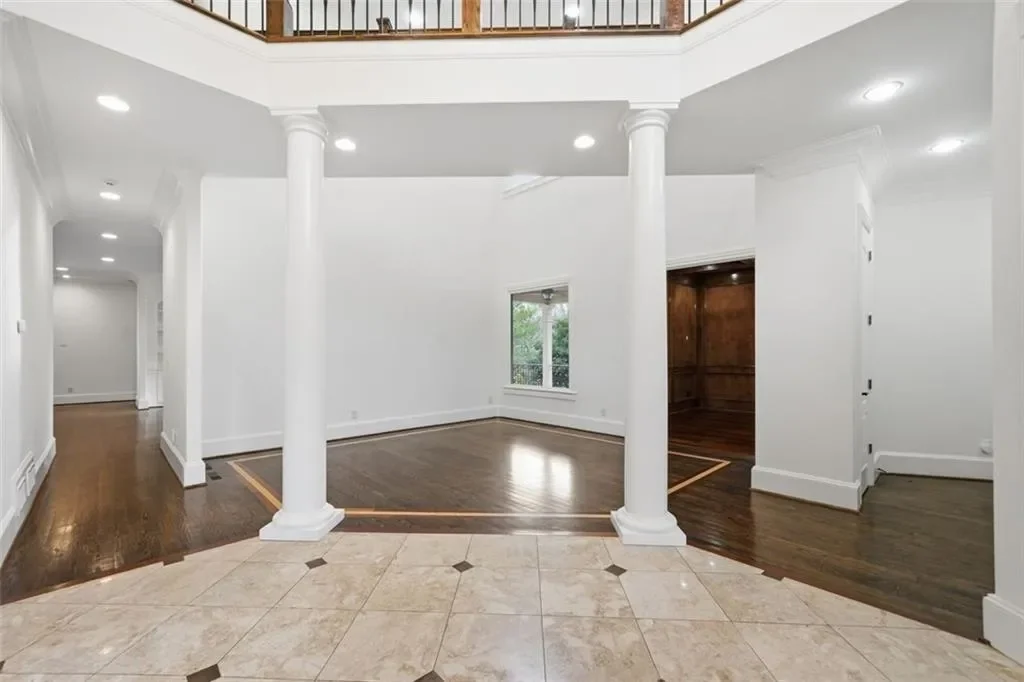 7611 Regency Circle, Sandy Springs, GA 30350, Atlanta, Georgia, United States. - Photo 19