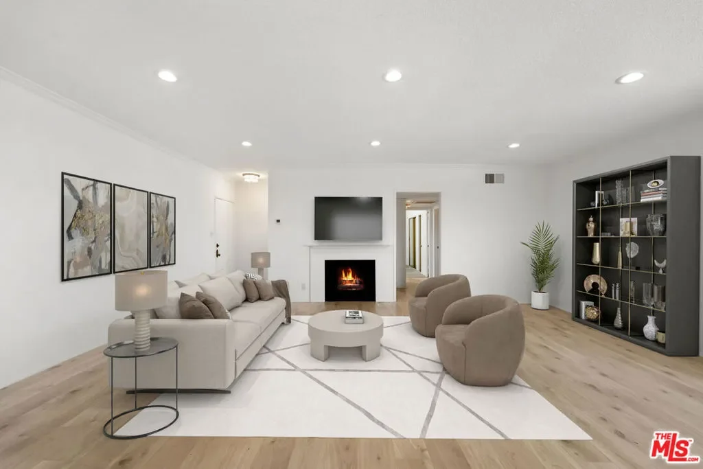 222 7th Street 301, Santa Monica, California, United States. - Photo 21