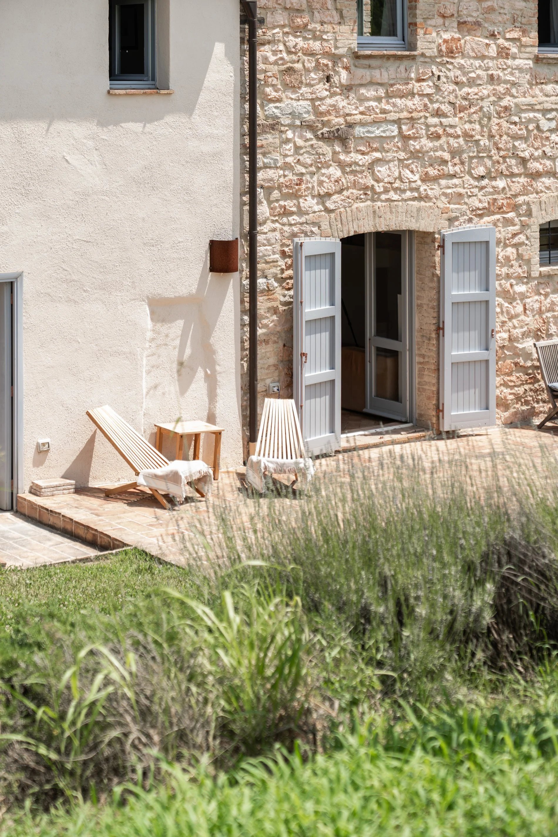 Exterior photo 8