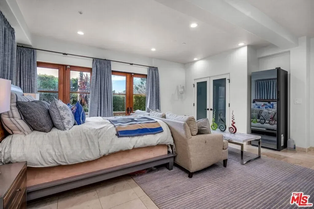 3110 Benedict Canyon Drive, Beverly Hills, California, United States. - Photo 15