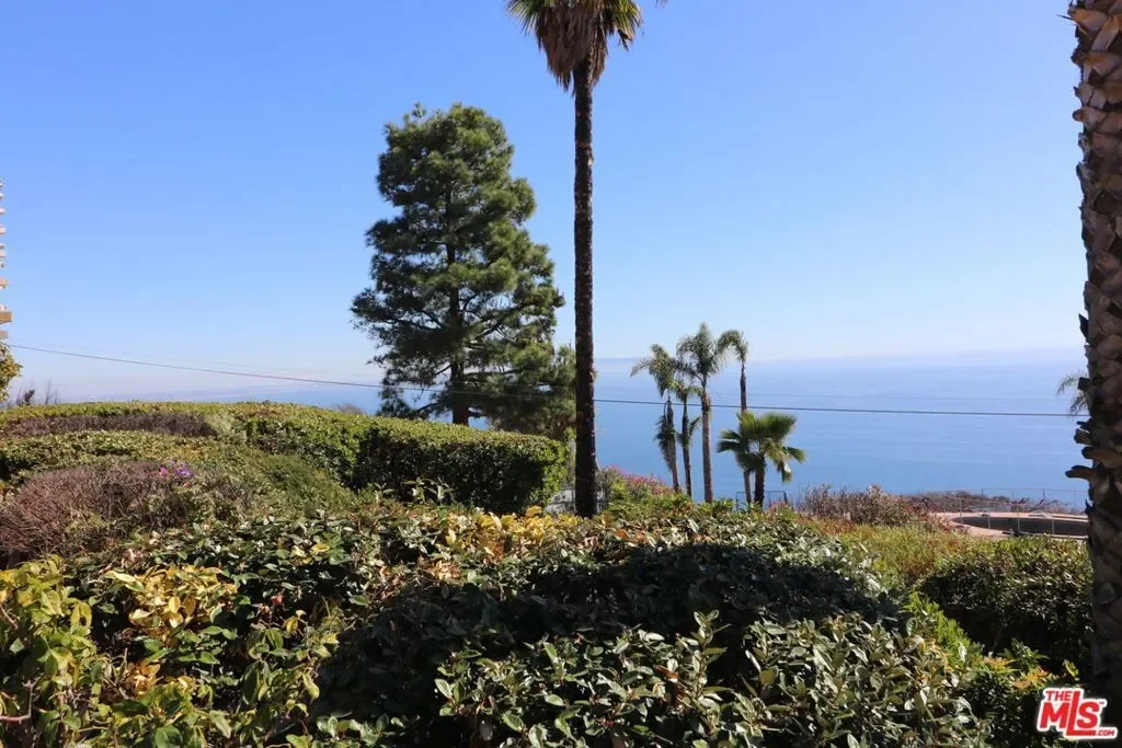 20776 Big Rock Drive, Malibu, California, United States. - Photo 40