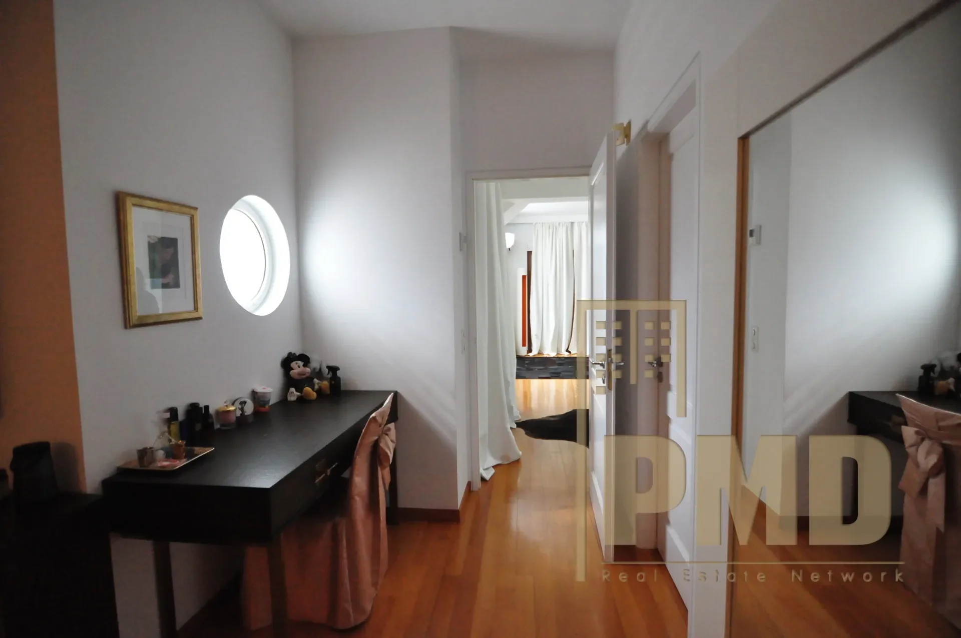 Gallery photo 3