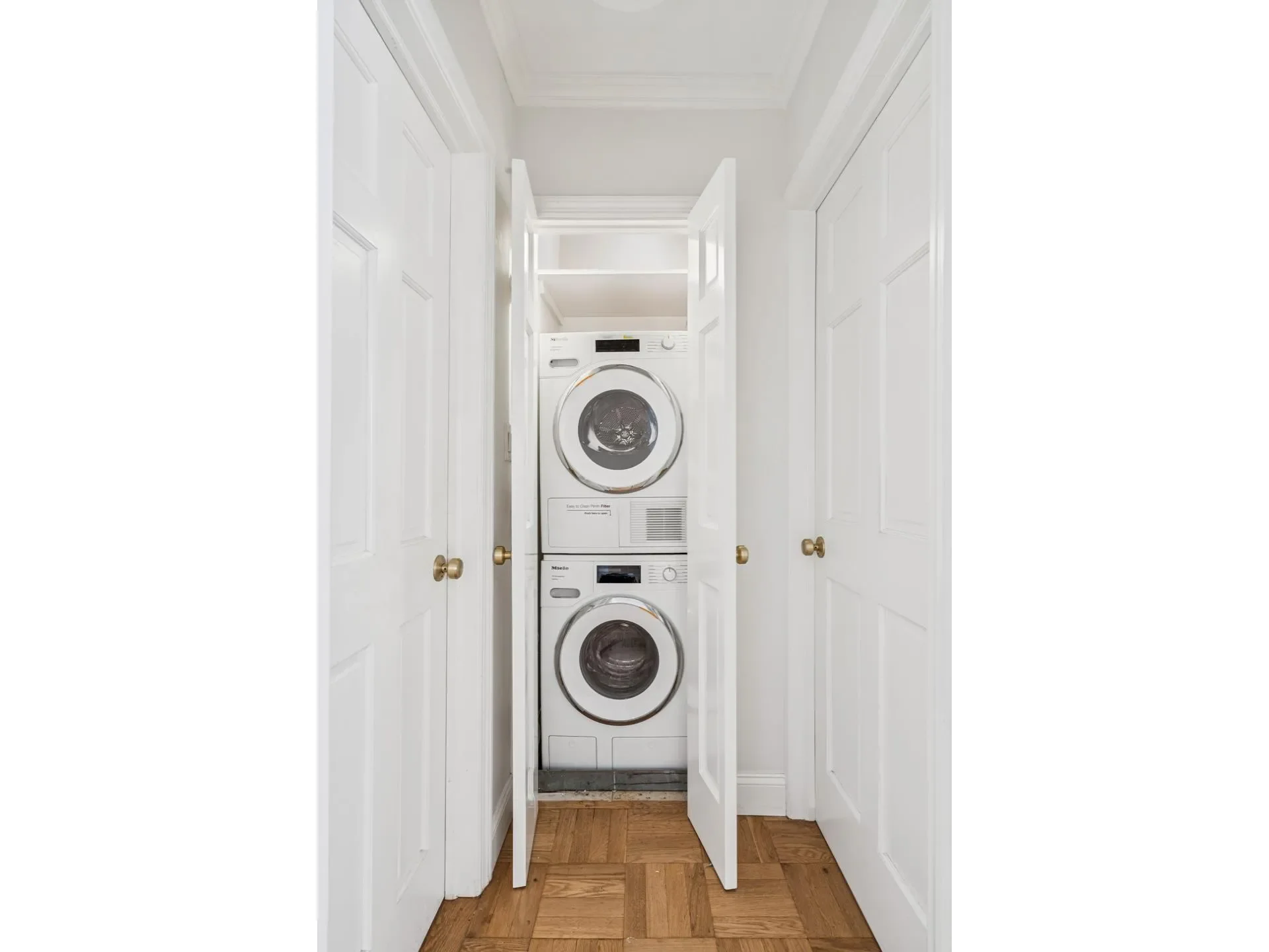 136 E 56TH ST, New York, New York, United States. - Photo 2