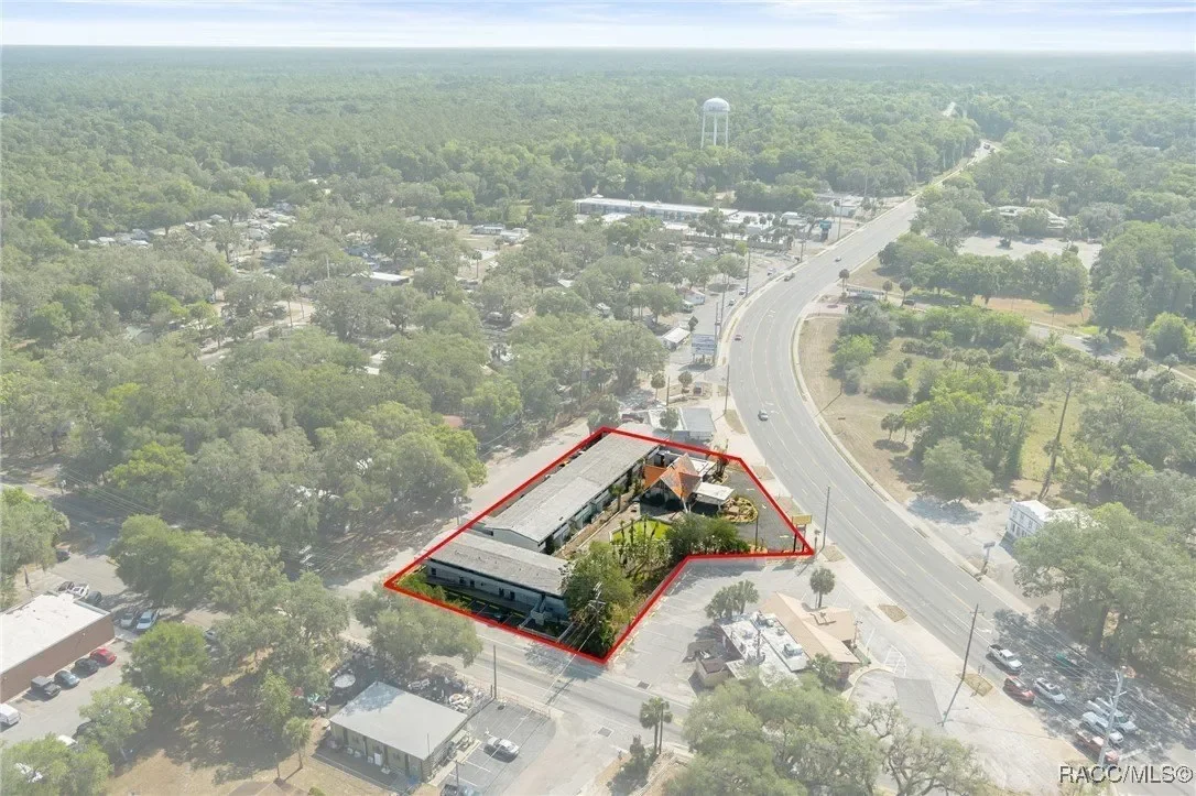 5565 E Silver Springs Boulevard, Silver Springs, FL 34488, Silver Springs, Florida, United States. - Photo 9