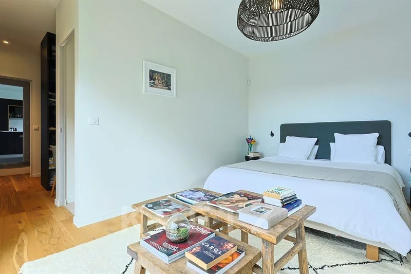 Architect-designed villa in absolute calm