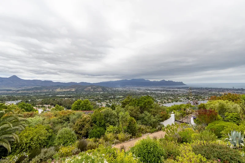 4 Alston Lane, Spanish Farm, Somerset West, SOUTH AFRICA, Cape Town, Western Cape, South Africa. - Photo 29