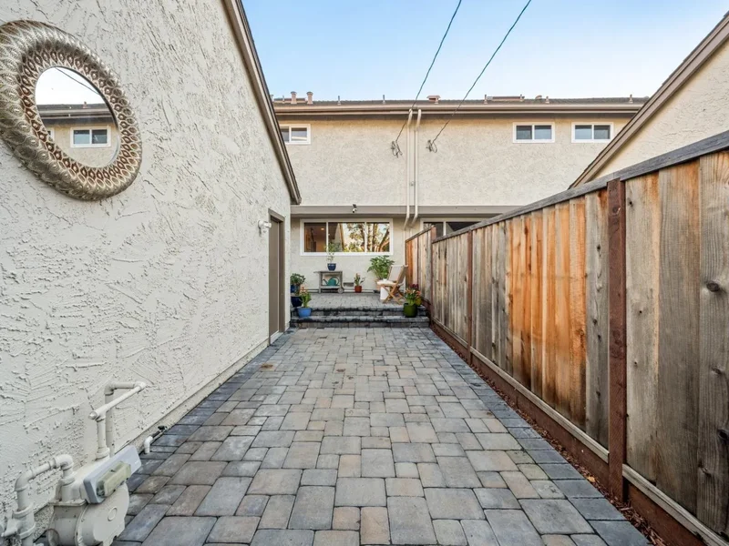 1031 Las Palmas Drive, Santa Clara, California, United States. - Photo 20