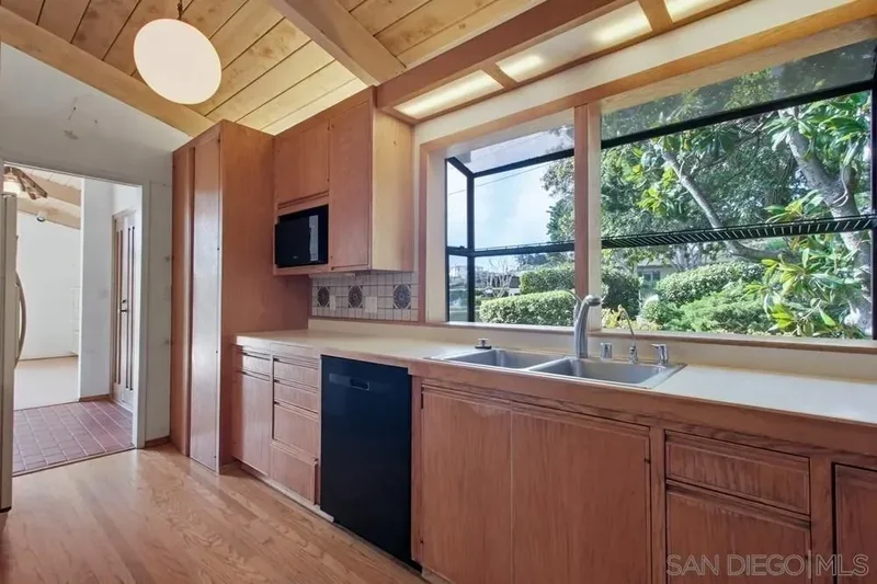 6121 La Pintura, San Diego, California, United States. - Photo 12