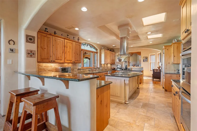 7 Plaza Molleno, Santa Fe, NM 87506, Santa Fe, New Mexico, United States. - Photo 15