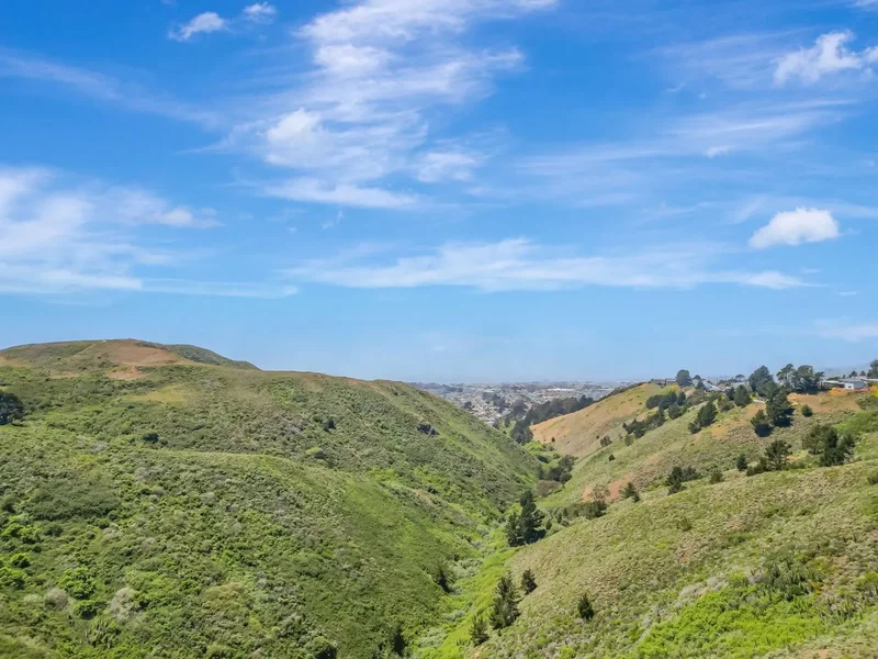 Single Family Residence in Pacifica