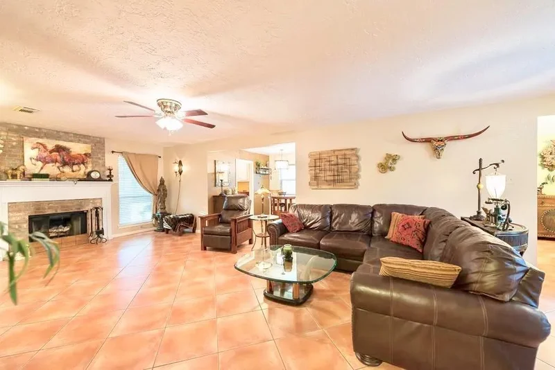 6710 S Mallard Drive, Fulshear, Texas, United States. - Photo 30