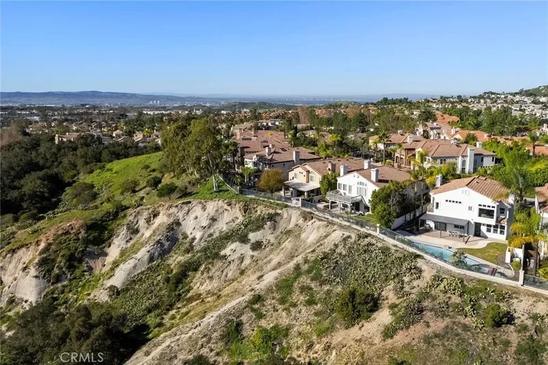 20 Flores, Lake Forest, California, United States. - Photo 54