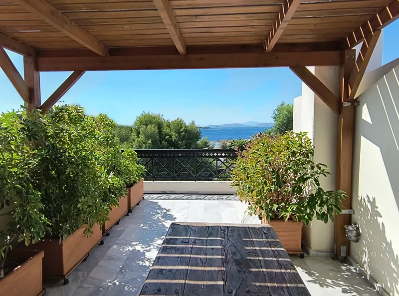 Luxury Seaside 3-floor apartment in Kavouri, Vouliagmeni