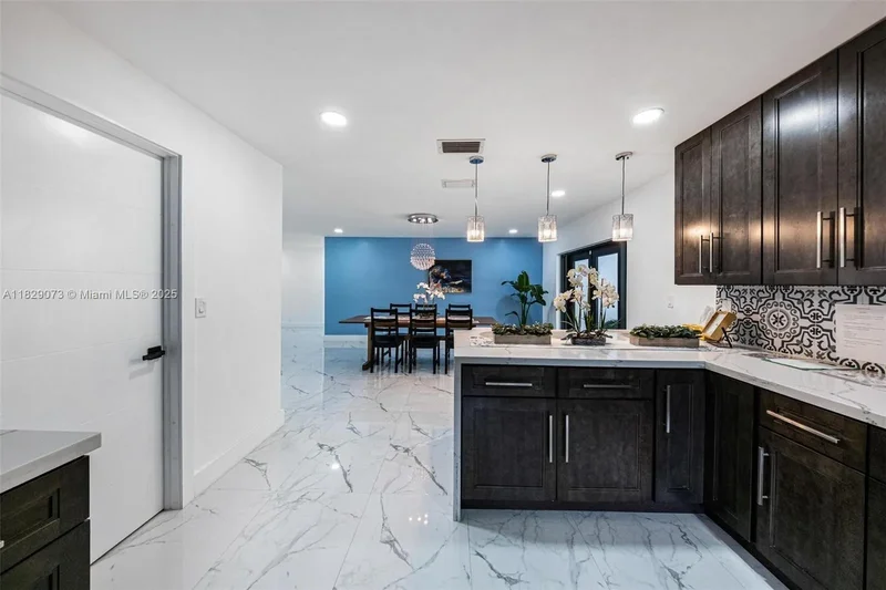 2101 NW 14th Ave, Wilton Manors, Florida, United States. - Photo 7