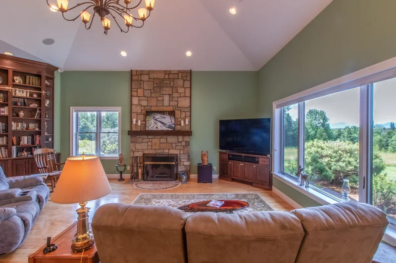 3 Bedrooms Single Family Detached
