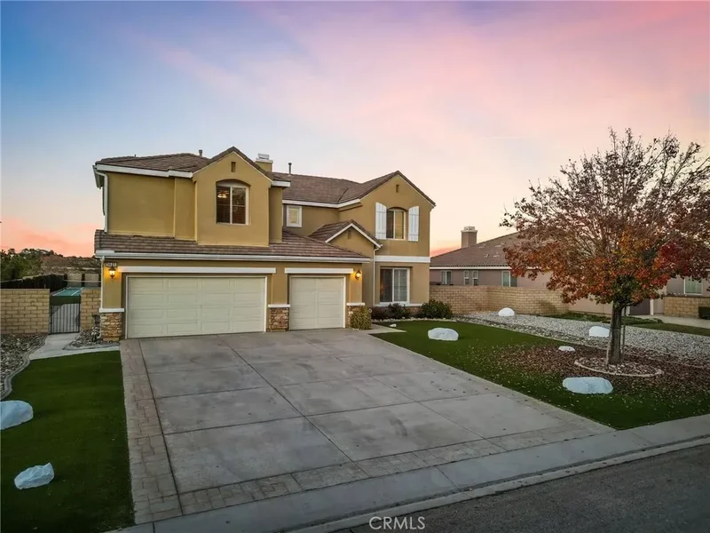 Single Family Residence in Quartz Hill