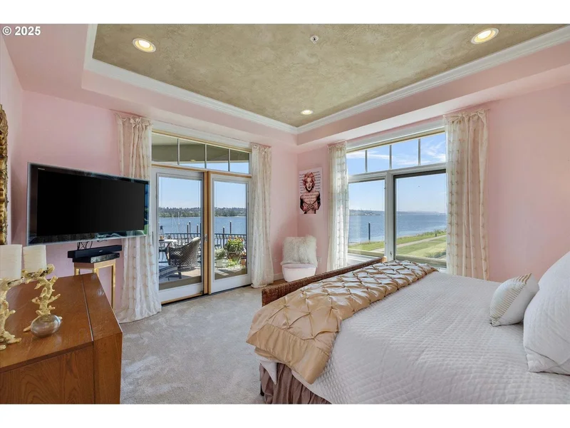 707 N Hayden Island Dr #215, Portland, OR 97217, Portland, Oregon, United States. - Photo 18